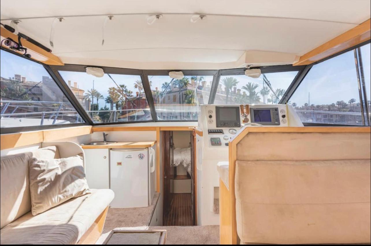 Barco Americano Sotogrande Torreguadiaro Eksteriør billede